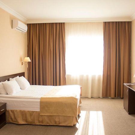 Hotel Aner Астана Екстериор снимка