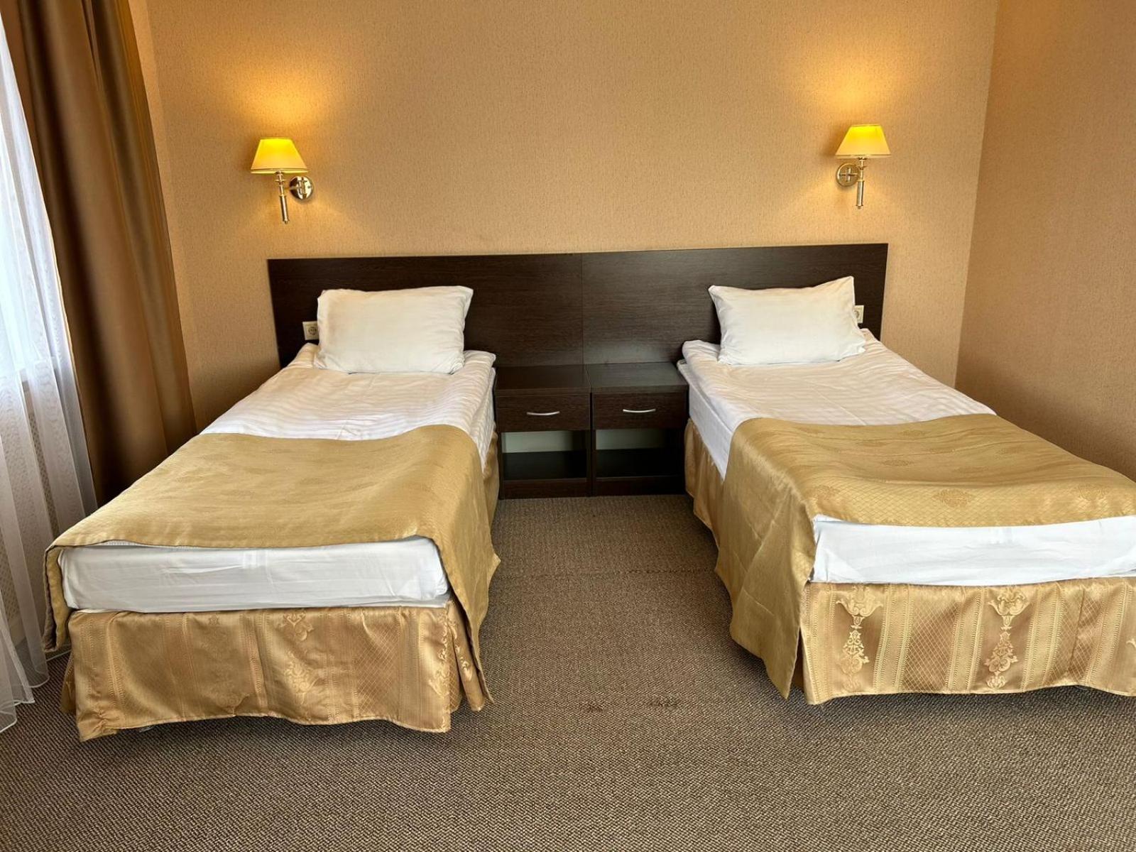 Hotel Aner Астана Екстериор снимка