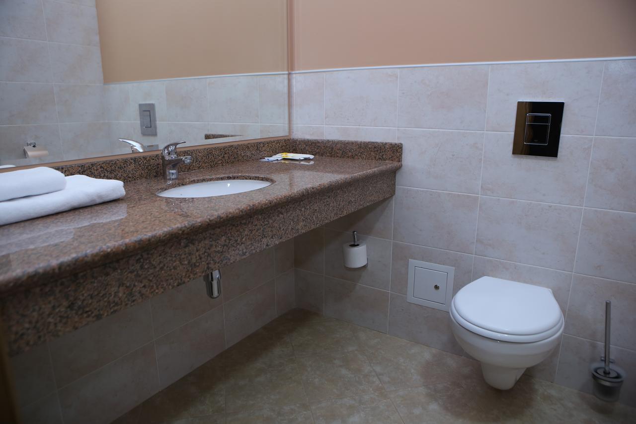 Hotel Aner Астана Екстериор снимка