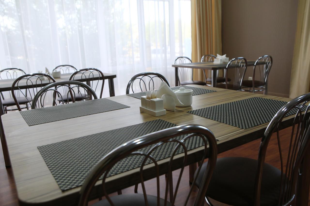 Hotel Aner Астана Екстериор снимка
