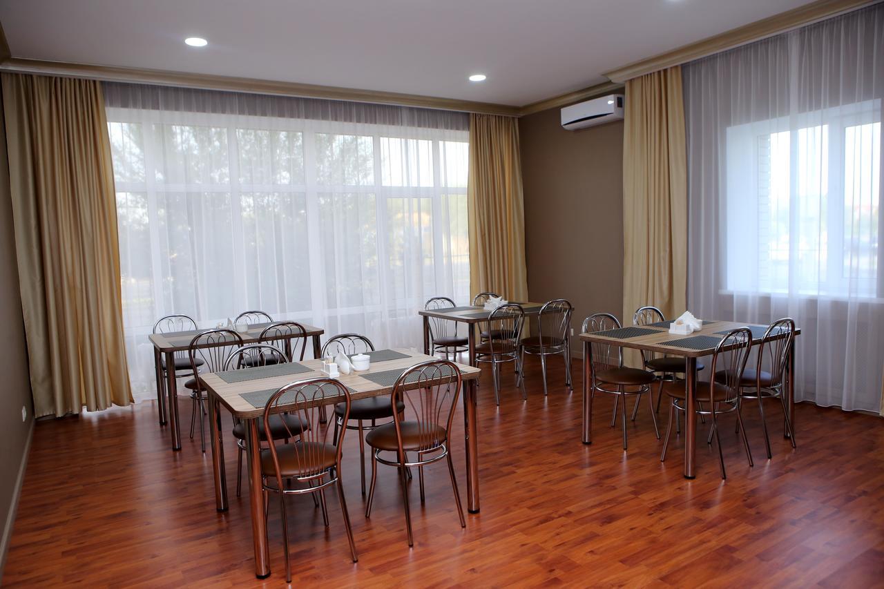 Hotel Aner Астана Екстериор снимка