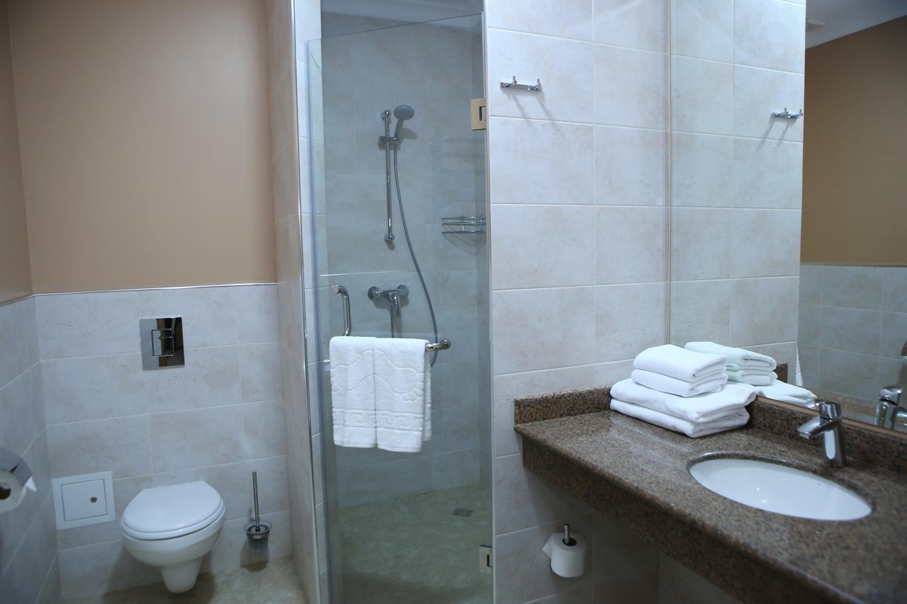 Hotel Aner Астана Екстериор снимка