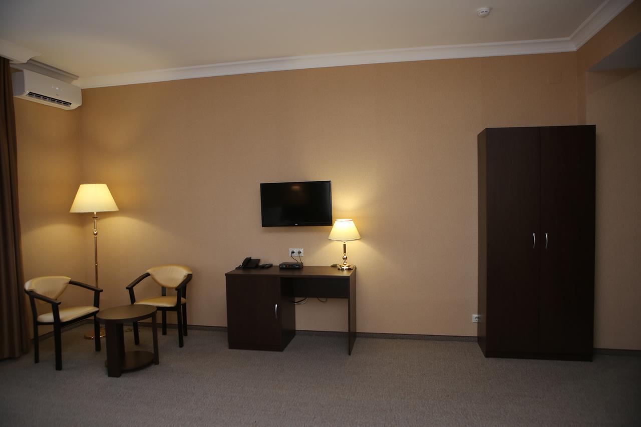 Hotel Aner Астана Екстериор снимка