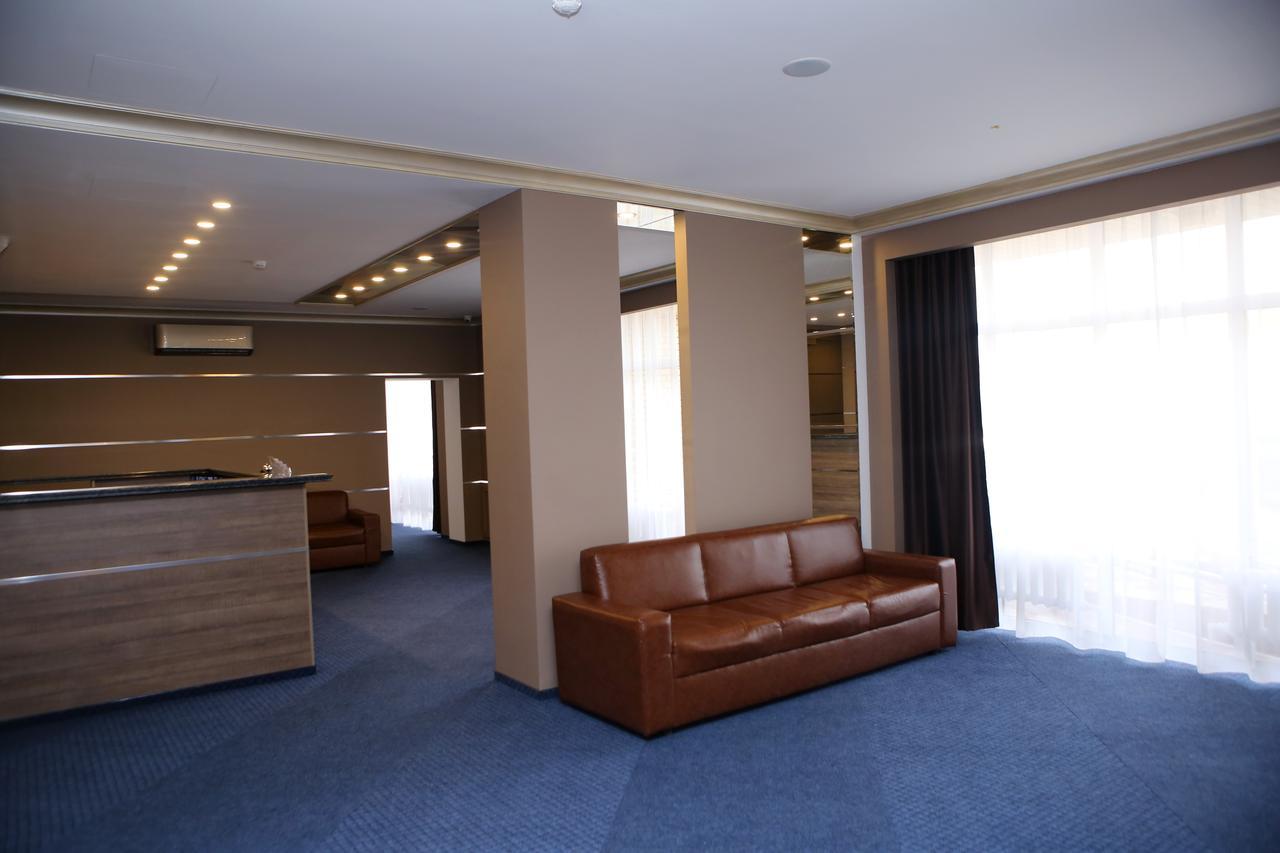 Hotel Aner Астана Екстериор снимка