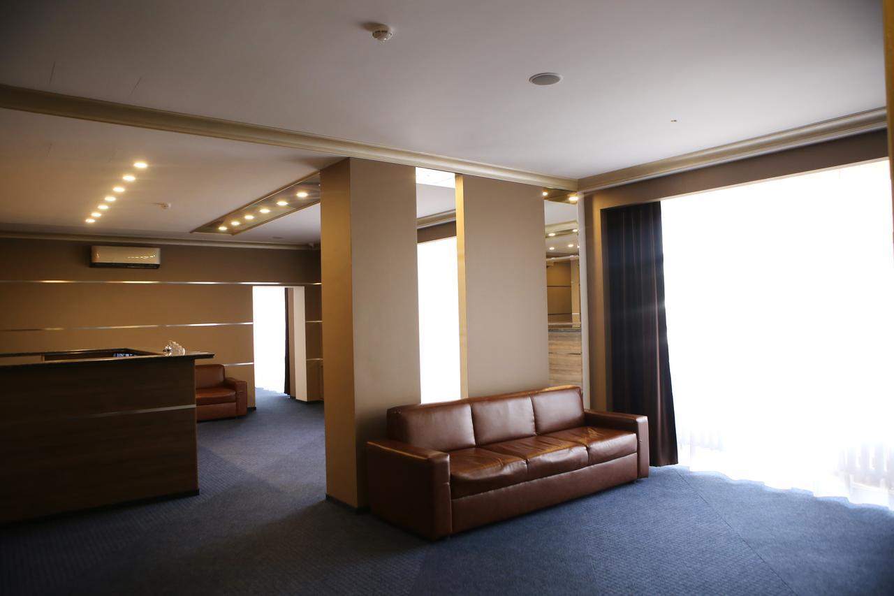 Hotel Aner Астана Екстериор снимка
