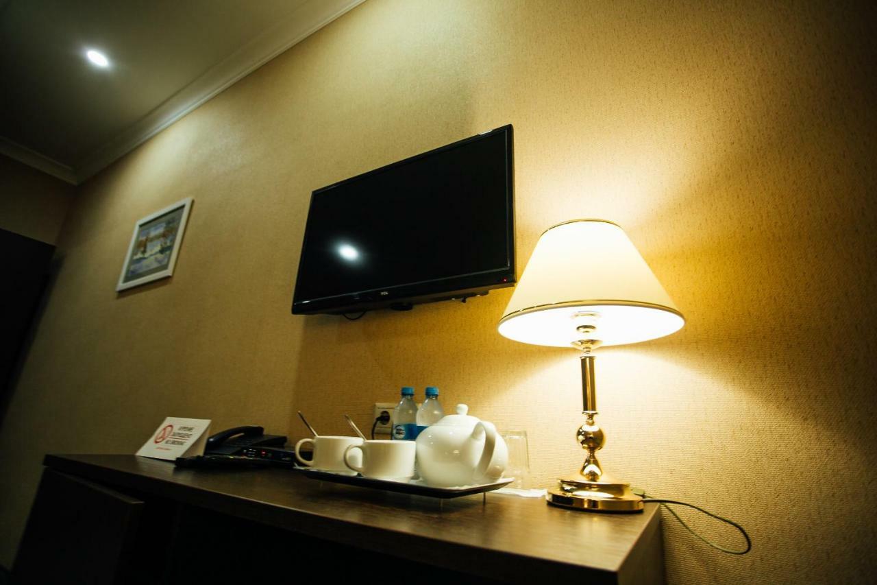 Hotel Aner Астана Екстериор снимка