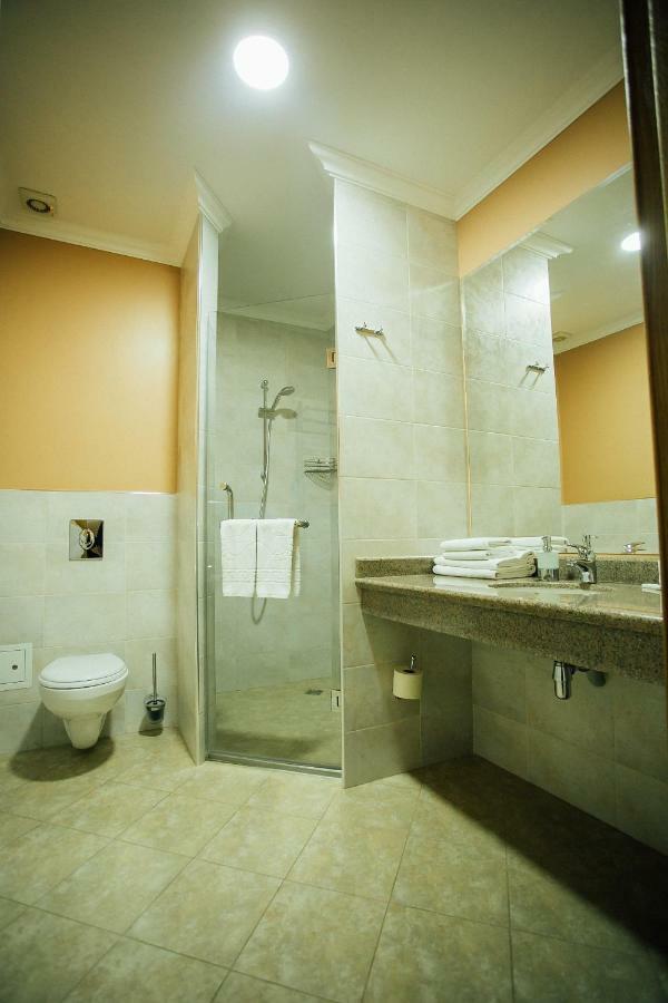 Hotel Aner Астана Екстериор снимка